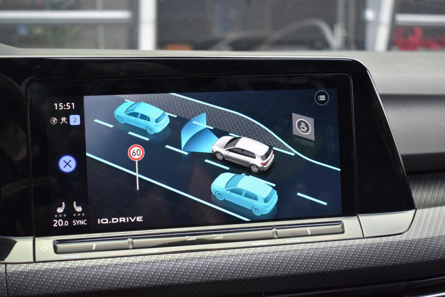 Volkswagen Golf 1.5 eTSI R-Line Pano HUD H&K Lane Camera