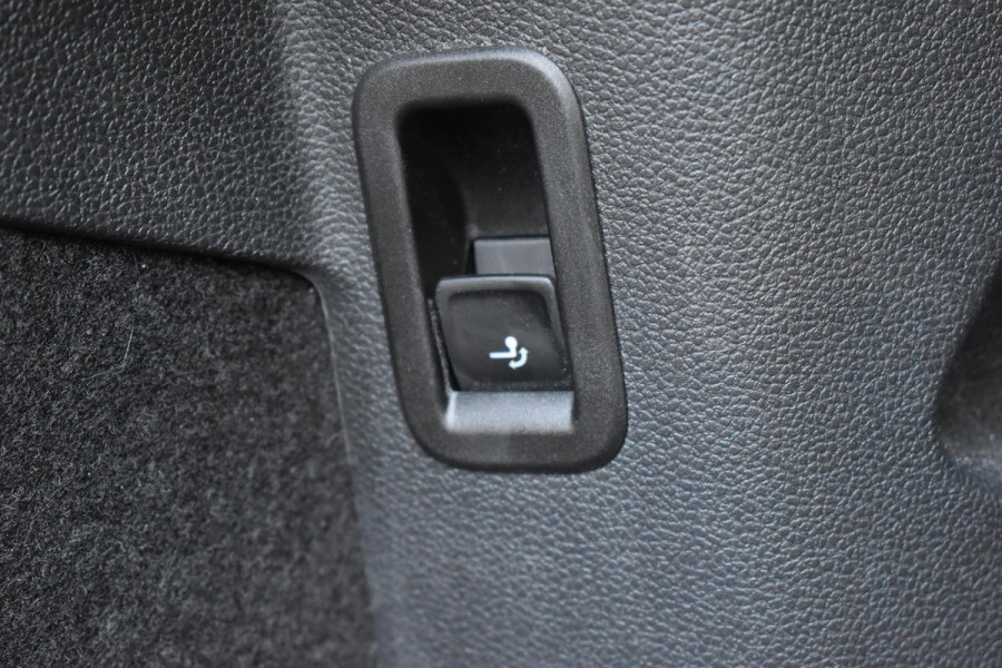Volkswagen Golf 1.5 eTSI R-Line Pano HUD H&K Lane Camera