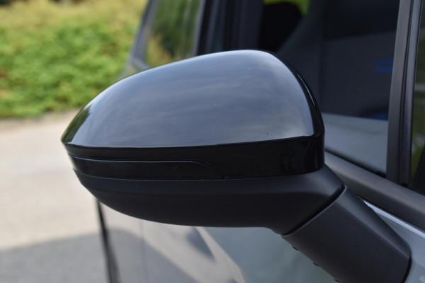 Volkswagen Golf 1.5 eTSI R-Line Pano HUD H&K Lane Camera
