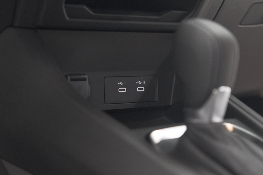 Renault Captur 1.6 E-Tech full hybrid 145 Techno | Advanced Driving | Camera | Dodehoekdetectie | Apple Carplay | 18 Inch Lichtmetalen Velgen