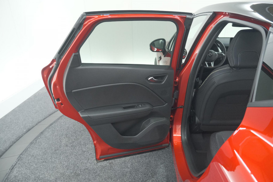Renault Captur 1.6 E-Tech full hybrid 145 Techno | Advanced Driving | Camera | Dodehoekdetectie | Apple Carplay | 18 Inch Lichtmetalen Velgen