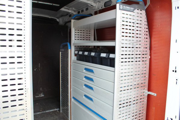 Ford Transit 290 2.0-105pk TDCI L2H2 Ambiente. Compleet ingerichte Ford Transit ! Camera, pdc v+a, airco, ladder achterd., opstaptrede met trekhaak, imperiaal met ladder, omvormer naar 220V, etc etc.