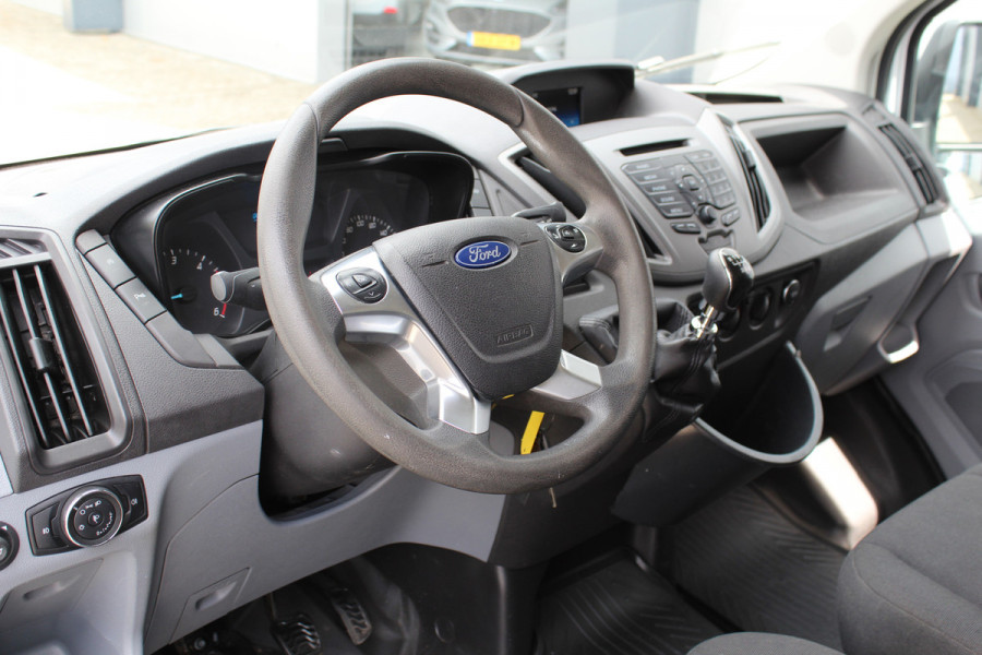 Ford Transit 290 2.0-105pk TDCI L2H2 Ambiente. Compleet ingerichte Ford Transit ! Camera, pdc v+a, airco, ladder achterd., opstaptrede met trekhaak, imperiaal met ladder, omvormer naar 220V, etc etc.