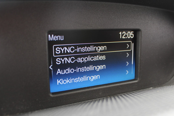 Ford Transit 290 2.0-105pk TDCI L2H2 Ambiente. Compleet ingerichte Ford Transit ! Camera, pdc v+a, airco, ladder achterd., opstaptrede met trekhaak, imperiaal met ladder, omvormer naar 220V, etc etc.