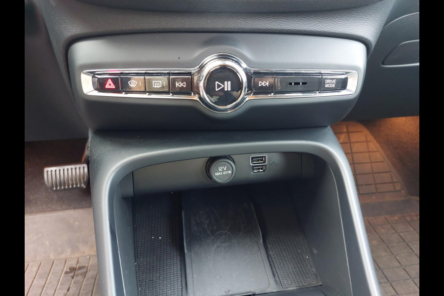 Volvo XC40 1.5 T4 Plug-in hybrid Core Bright | WinterPack | Camera | 24 maanden garantie