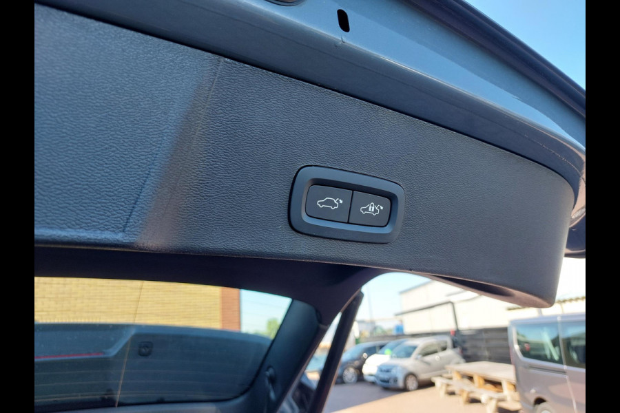 Volvo XC40 1.5 T4 Plug-in hybrid Core Bright | WinterPack | Camera | 24 maanden garantie