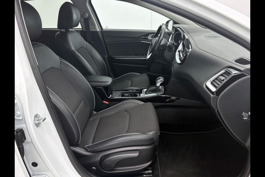 Kia Ceed Sportswagon 1.4 T-GDi DynamicPlusLine | 140PK | CARPLAY | TrekH | StoelV | StuurV | Lane ass | Acht cam | DealerOnderH |