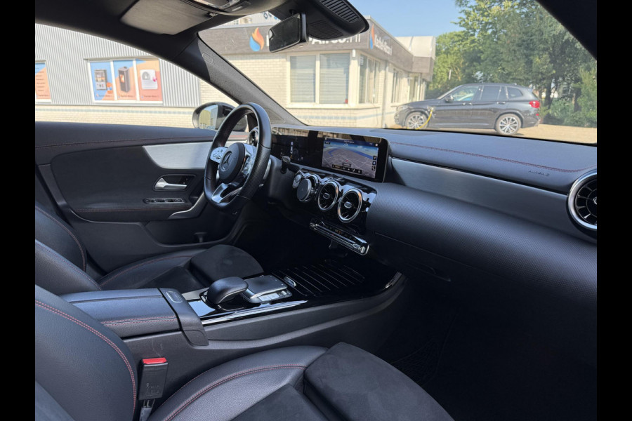 Mercedes-Benz CLA-Klasse 180 Aut. Business Sol. AMG | Navi | Camera | Sportstoelen |