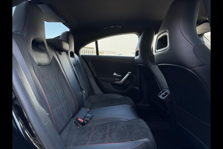 Mercedes-Benz CLA-Klasse 180 Aut. Business Sol. AMG | Navi | Camera | Sportstoelen |