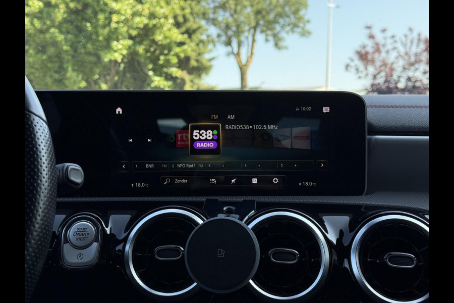 Mercedes-Benz CLA-Klasse 180 Aut. Business Sol. AMG | Navi | Camera | Sportstoelen |