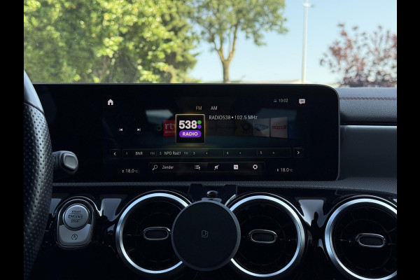 Mercedes-Benz CLA-Klasse 180 Aut. Business Sol. AMG | Navi | Camera | Sportstoelen |