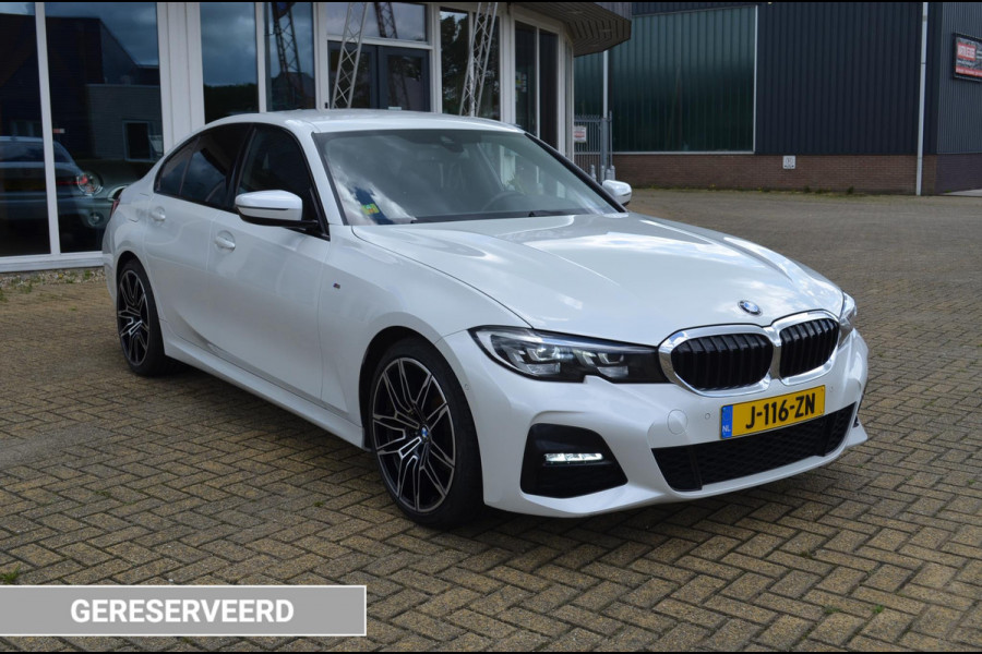 BMW 3-serie 2.0 260 pk M-Sport Edition / 19"M / Wit metallic
