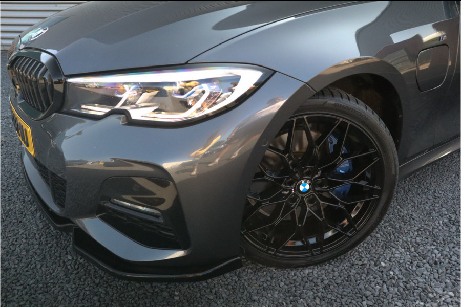 BMW 3-serie 330e M Sport Pano / Laser / 360 camera / Elec stoelen / Trekhaak / Dode hoek /