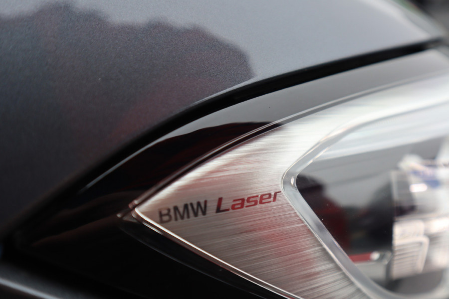 BMW 3-serie 330e M Sport Pano / Laser / 360 camera / Elec stoelen / Trekhaak / Dode hoek /