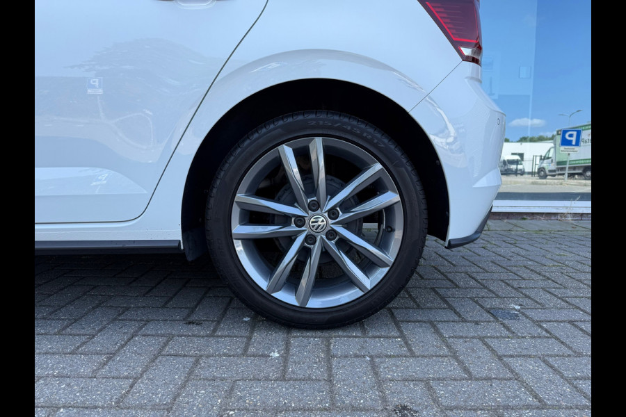 Volkswagen Polo 1.0 TSI Highline - RLine - Automaat - LED - Parkeerhulp - Winterpakket