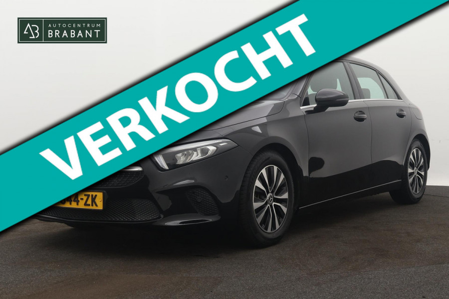 Mercedes-Benz A-Klasse 180 Business Solution Automaat (NAVIGATIE, STOELVERWARMING, CAMERA, PDC, 1e EIGENAAR, GOED ONDERHOUDEN)