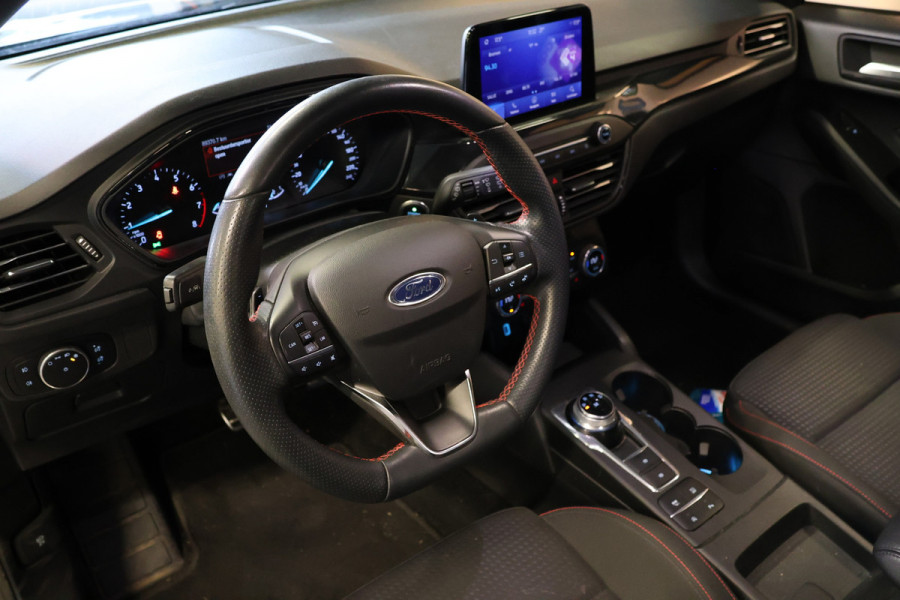Ford Focus 1.5 EcoBoost 150 PK ST Line | Camera | CarPlay | LED Koplampen | Stoel- en stuurverwarming | Climatronic | DAB | Dealer onderhouden | Nieuwe APK