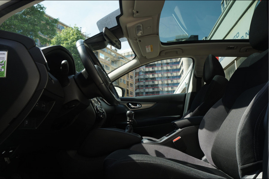 Nissan QASHQAI 1.2 N-Connecta NL AUTO | NAP | Panoramadak | 360 camera | Lane Departure | Premium Pearl White Parelmoer | Navi | Blue Tooth + DAB | Keyless