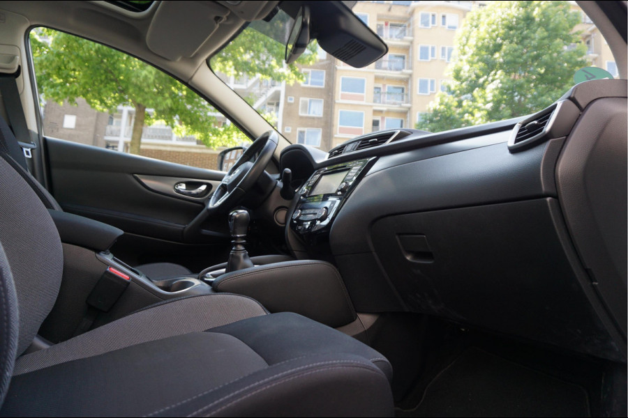 Nissan QASHQAI 1.2 N-Connecta NL AUTO | NAP | Panoramadak | 360 camera | Lane Departure | Premium Pearl White Parelmoer | Navi | Blue Tooth + DAB | Keyless