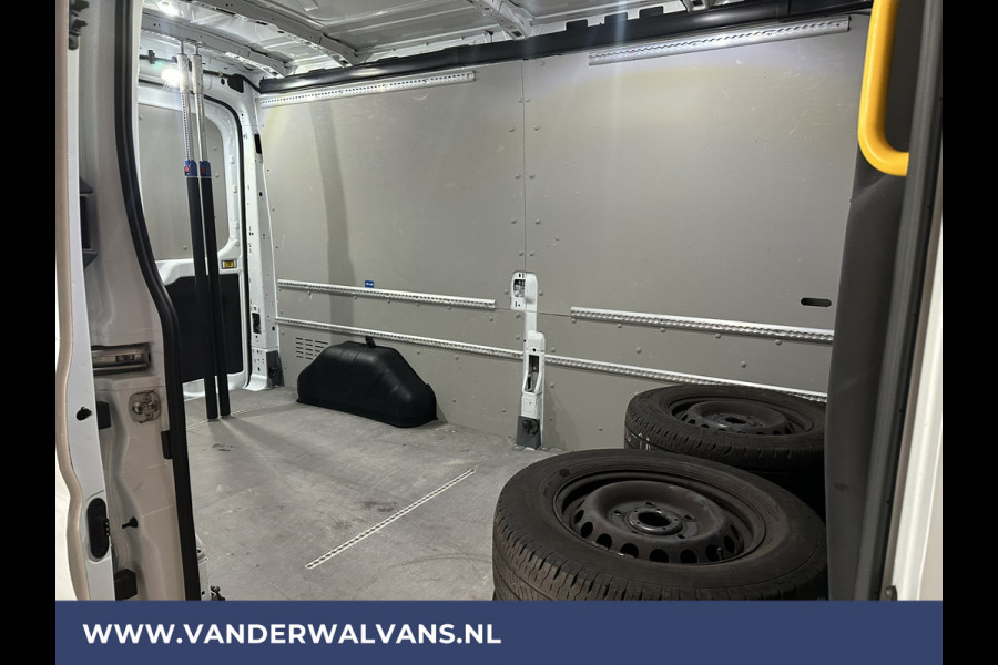 Ford Transit 2.0 TDCI 131pk L3H2 Euro6 Airco | Camera | Navigatie | Android Auto | Stoelverwarming Verwarmde voorruit, Cruisecontrol, Parkeersensoren, Elektrisch verstelbare bestuurdersstoel, Bijrijdersbank