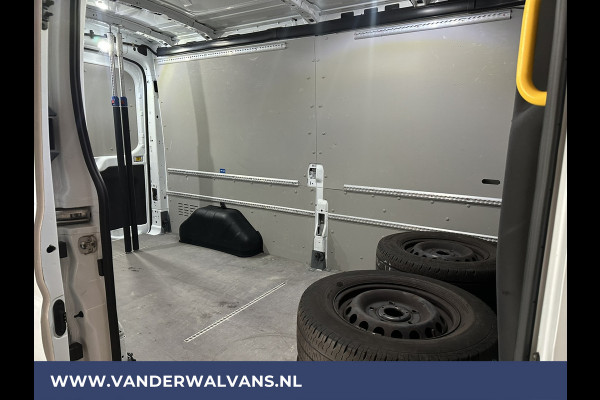 Ford Transit 2.0 TDCI 131pk L3H2 Euro6 Airco | Camera | Navigatie | Android Auto | Stoelverwarming Verwarmde voorruit, Cruisecontrol, Parkeersensoren, Elektrisch verstelbare bestuurdersstoel, Bijrijdersbank