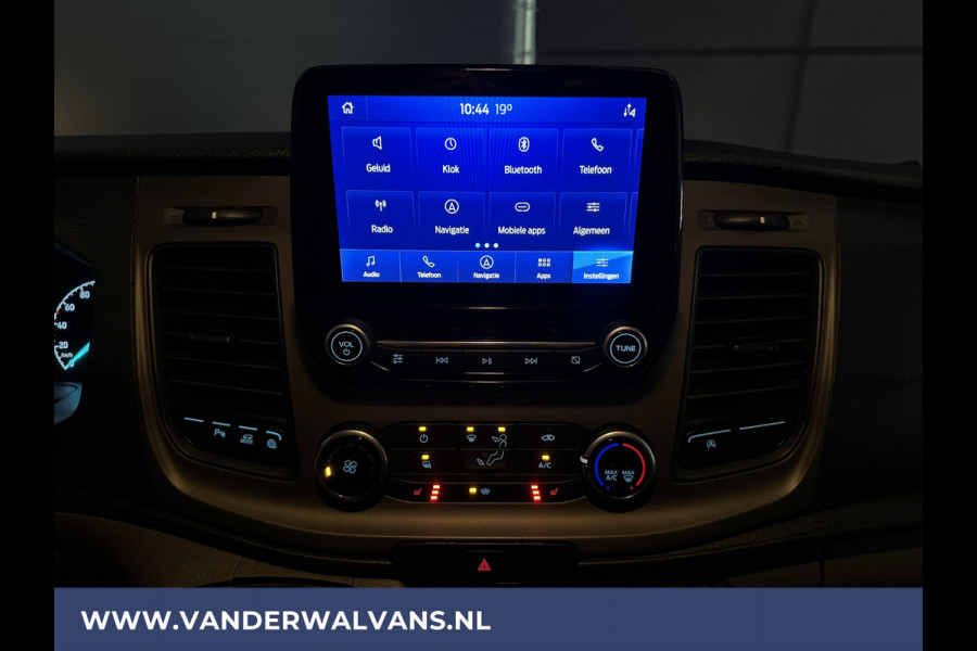 Ford Transit 2.0 TDCI 131pk L3H2 Euro6 Airco | Camera | Navigatie | Android Auto | Stoelverwarming Verwarmde voorruit, Cruisecontrol, Parkeersensoren, Elektrisch verstelbare bestuurdersstoel, Bijrijdersbank