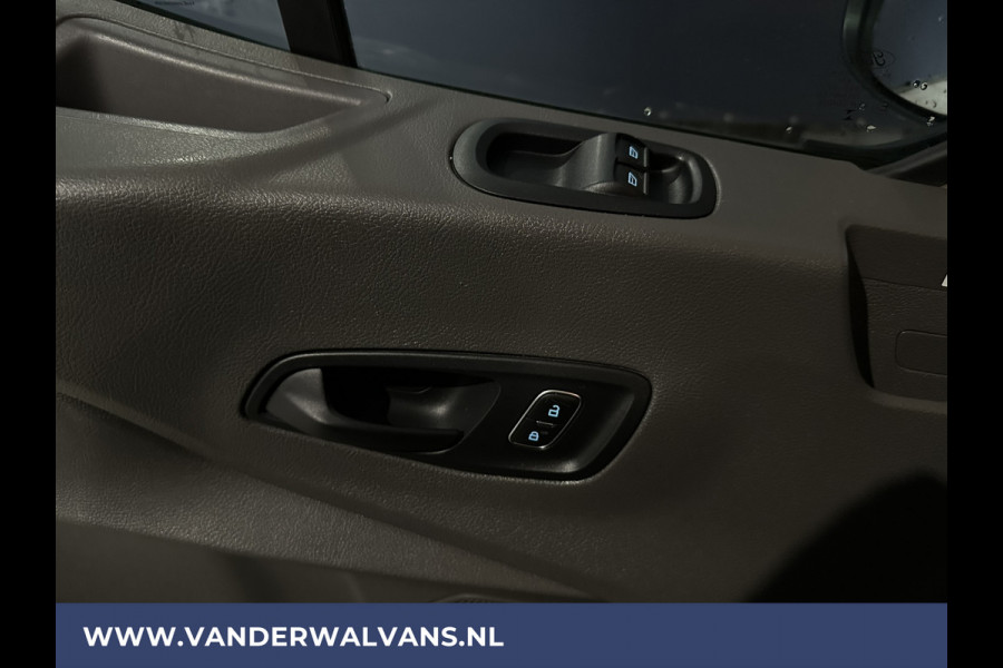 Ford Transit 2.0 TDCI 131pk L3H2 Euro6 Airco | Camera | Navigatie | Android Auto | Stoelverwarming Verwarmde voorruit, Cruisecontrol, Parkeersensoren, Elektrisch verstelbare bestuurdersstoel, Bijrijdersbank