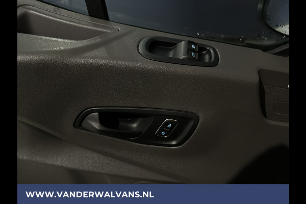 Ford Transit 2.0 TDCI 131pk L3H2 Euro6 Airco | Camera | Navigatie | Android Auto | Stoelverwarming Verwarmde voorruit, Cruisecontrol, Parkeersensoren, Elektrisch verstelbare bestuurdersstoel, Bijrijdersbank