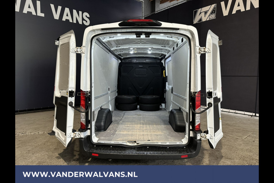 Ford Transit 2.0 TDCI 131pk L3H2 Euro6 Airco | Camera | Navigatie | Apple Carplay | Android Auto | Stoelverwarming Verwarmde voorruit, Cruisecontrol, Parkeersensoren, Elektrisch verstelbare bestuurdersstoel, Bijrijdersbank