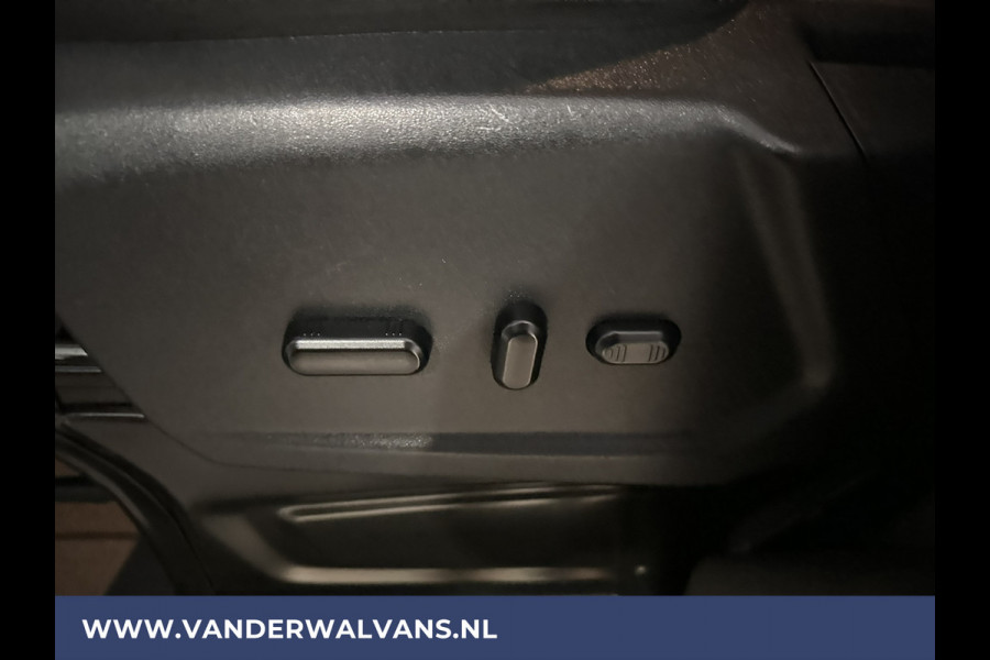 Ford Transit 2.0 TDCI 131pk L3H2 Euro6 Airco | Camera | Navigatie | Apple Carplay | Android Auto | Stoelverwarming Verwarmde voorruit, Cruisecontrol, Parkeersensoren, Elektrisch verstelbare bestuurdersstoel, Bijrijdersbank