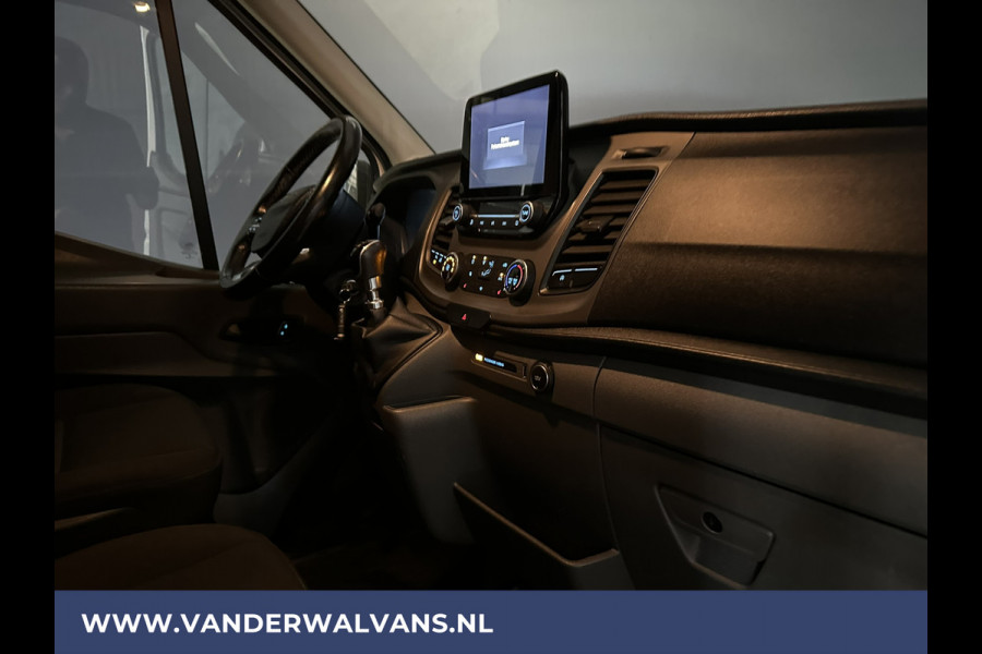 Ford Transit 2.0 TDCI 131pk L3H2 Euro6 Airco | Camera | Navigatie | Apple Carplay | Android Auto | Stoelverwarming Verwarmde voorruit, Cruisecontrol, Parkeersensoren, Elektrisch verstelbare bestuurdersstoel, Bijrijdersbank