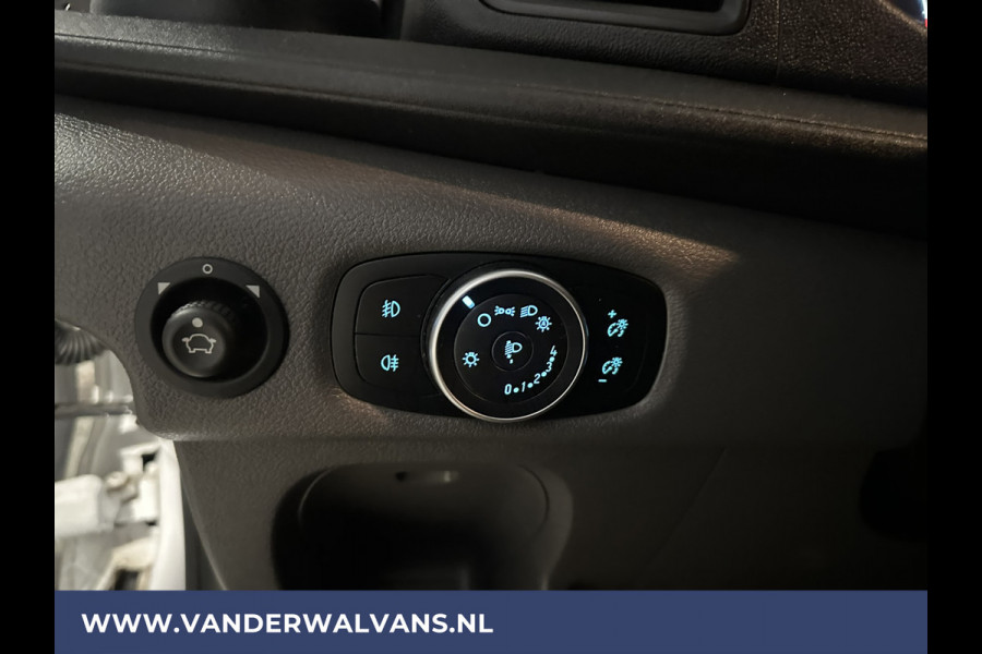 Ford Transit 2.0 TDCI 131pk L3H2 Euro6 Airco | Camera | Navigatie | Apple Carplay | Android Auto | Stoelverwarming Verwarmde voorruit, Cruisecontrol, Parkeersensoren, Elektrisch verstelbare bestuurdersstoel, Bijrijdersbank