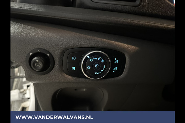 Ford Transit 2.0 TDCI 131pk L3H2 Euro6 Airco | Camera | Navigatie | Apple Carplay | Android Auto | Stoelverwarming Verwarmde voorruit, Cruisecontrol, Parkeersensoren, Elektrisch verstelbare bestuurdersstoel, Bijrijdersbank