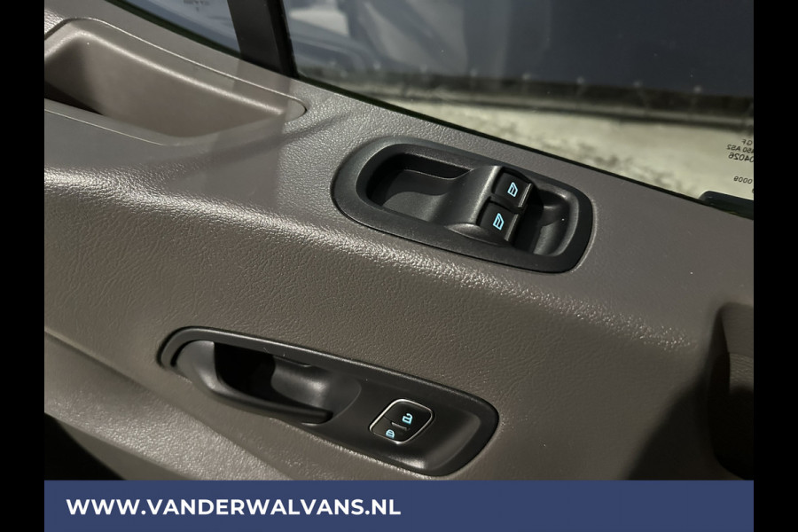 Ford Transit 2.0 TDCI 131pk L3H2 Euro6 Airco | Camera | Navigatie | Apple Carplay | Android Auto | Stoelverwarming Verwarmde voorruit, Cruisecontrol, Parkeersensoren, Elektrisch verstelbare bestuurdersstoel, Bijrijdersbank