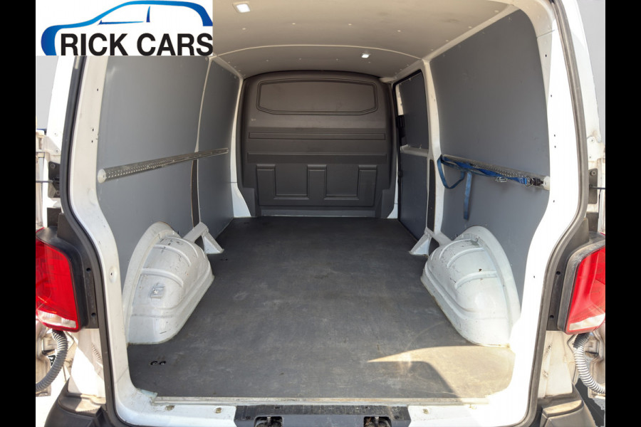 Volkswagen Transporter 2.0 TDI 110PK EURO6 L2H1 28 Cruise control/trekhaak/navi