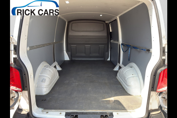 Volkswagen Transporter 2.0 TDI 110PK EURO6 L2H1 28 Cruise control/trekhaak/navi