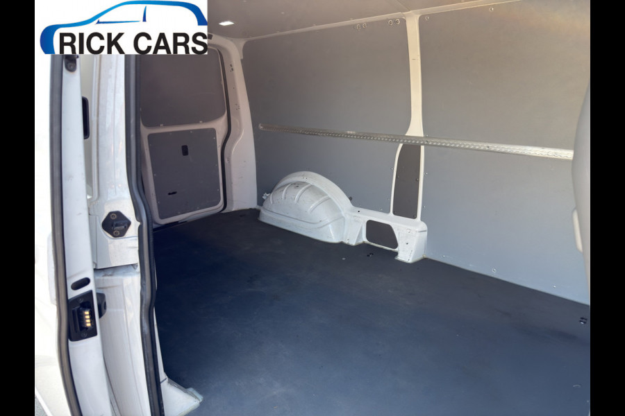 Volkswagen Transporter 2.0 TDI 110PK EURO6 L2H1 28 Cruise control/trekhaak/navi