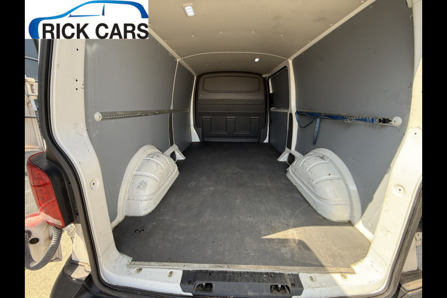 Volkswagen Transporter 2.0 TDI 110PK EURO6 L2H1 28 Cruise control/trekhaak/navi