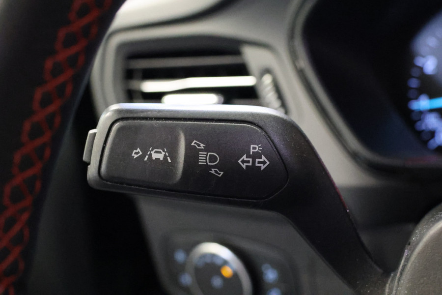 Ford Focus 1.5 EcoBoost 150 PK ST Line | Camera | CarPlay | LED Koplampen | Stoel- en stuurverwarming | Climatronic | DAB | Dealer onderhouden | Nieuwe APK