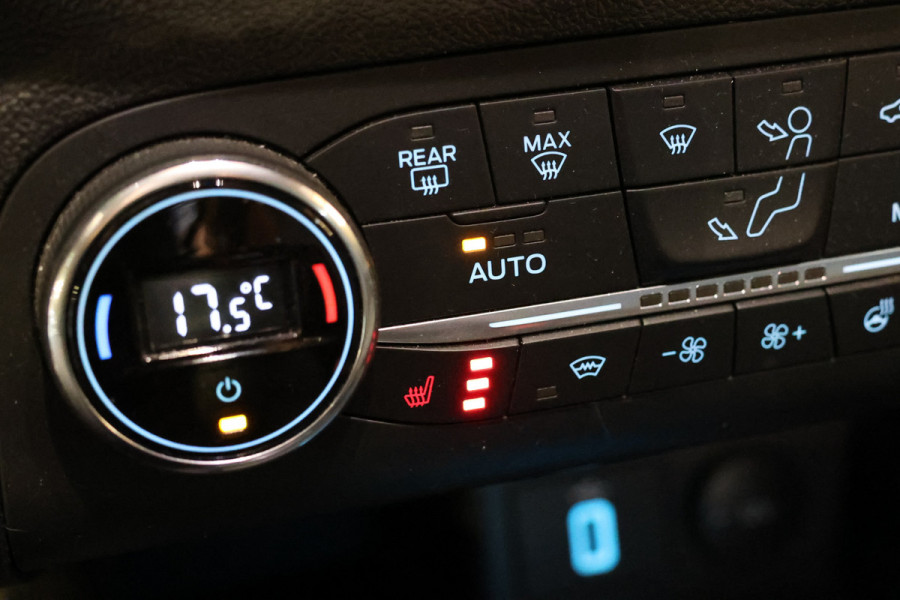 Ford Focus 1.5 EcoBoost 150 PK ST Line | Camera | CarPlay | LED Koplampen | Stoel- en stuurverwarming | Climatronic | DAB | Dealer onderhouden | Nieuwe APK
