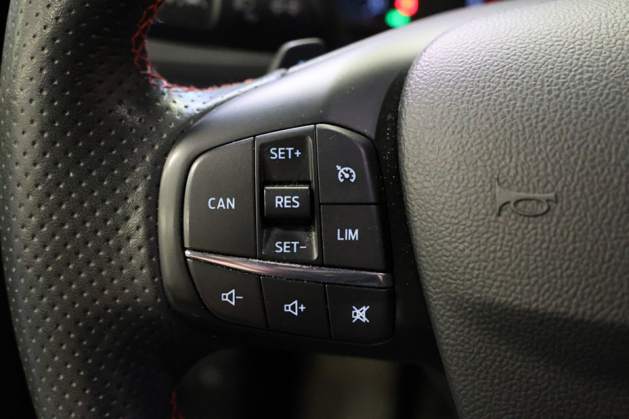 Ford Focus 1.5 EcoBoost 150 PK ST Line | Camera | CarPlay | LED Koplampen | Stoel- en stuurverwarming | Climatronic | DAB | Dealer onderhouden | Nieuwe APK