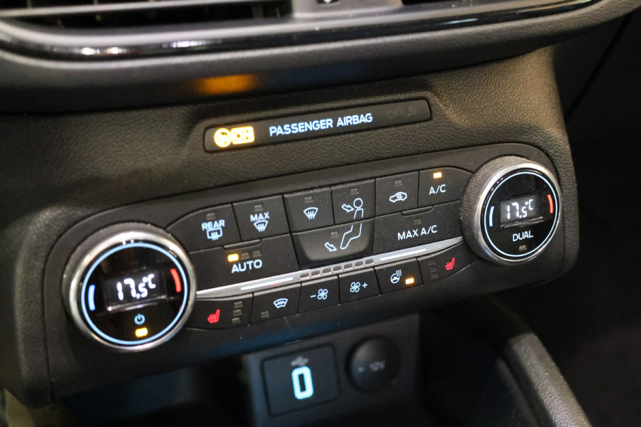 Ford Focus 1.5 EcoBoost 150 PK ST Line | Camera | CarPlay | LED Koplampen | Stoel- en stuurverwarming | Climatronic | DAB | Dealer onderhouden | Nieuwe APK
