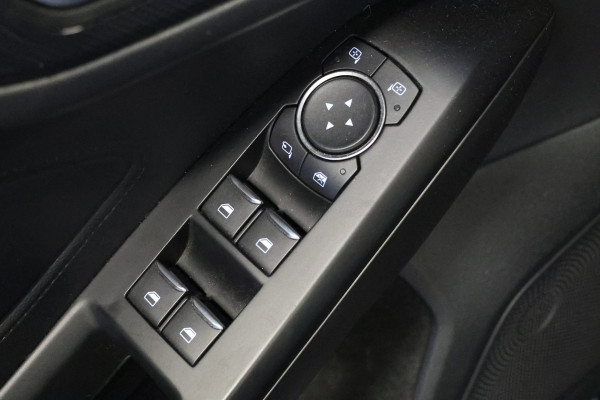 Ford Focus 1.5 EcoBoost 150 PK ST Line | Camera | CarPlay | LED Koplampen | Stoel- en stuurverwarming | Climatronic | DAB | Dealer onderhouden | Nieuwe APK