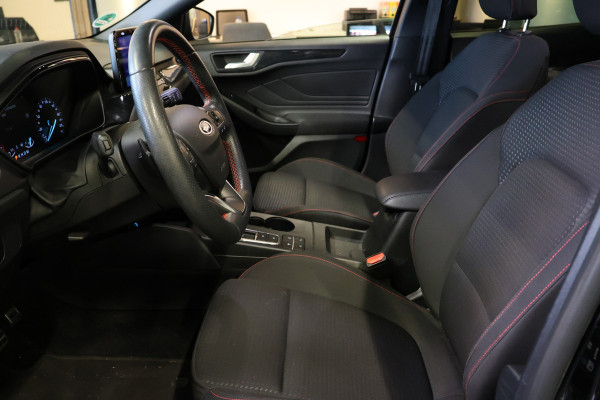 Ford Focus 1.5 EcoBoost 150 PK ST Line | Camera | CarPlay | LED Koplampen | Stoel- en stuurverwarming | Climatronic | DAB | Dealer onderhouden | Nieuwe APK