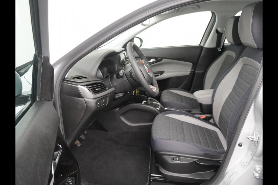 Fiat Tipo 1.4 16V Lounge Airco - Cruise Control  - Climate Control - Navigatie - 12 Maanden BOVAG Garantie