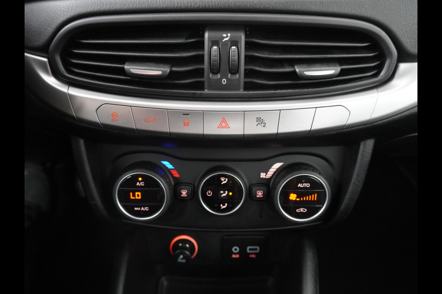 Fiat Tipo 1.4 16V Lounge Airco - Cruise Control  - Climate Control - Navigatie - 12 Maanden BOVAG Garantie