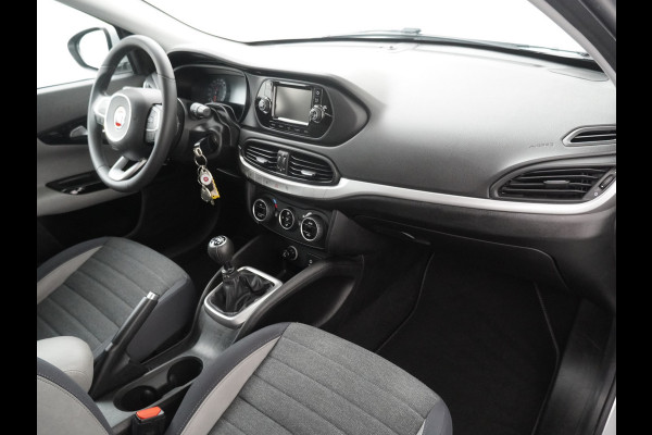 Fiat Tipo 1.4 16V Lounge Airco - Cruise Control  - Climate Control - Navigatie - 12 Maanden BOVAG Garantie