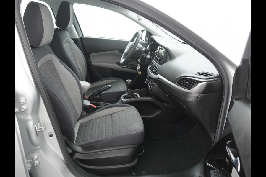 Fiat Tipo 1.4 16V Lounge Airco - Cruise Control  - Climate Control - Navigatie - 12 Maanden BOVAG Garantie
