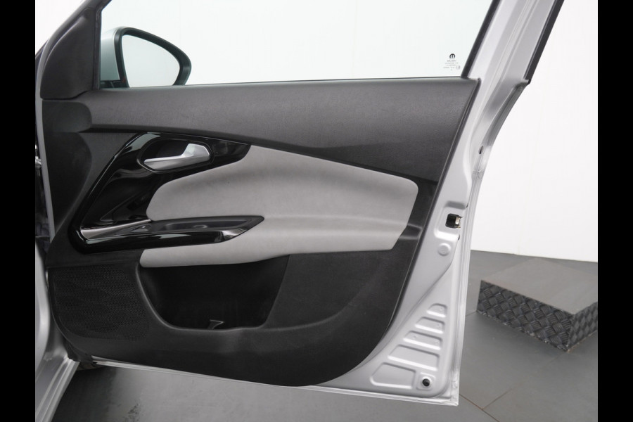 Fiat Tipo 1.4 16V Lounge Airco - Cruise Control  - Climate Control - Navigatie - 12 Maanden BOVAG Garantie