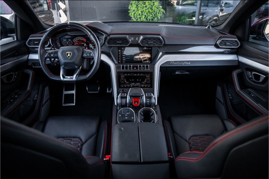 Lamborghini Urus 4.0 V8 - Akrapovic l Carbon | B&O Advanced l Panorama